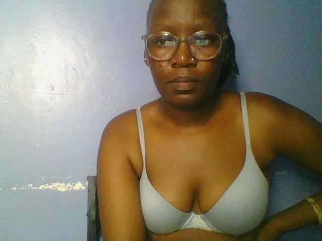 Lovely-browney live cam on BongaCams