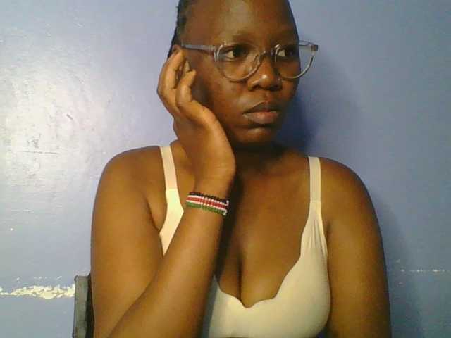 Lovely-browney live cam on BongaCams