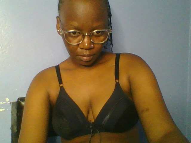 Lovely-browney live cam on BongaCams