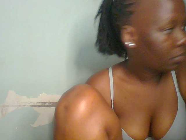 Lovely-browney live cam on BongaCams