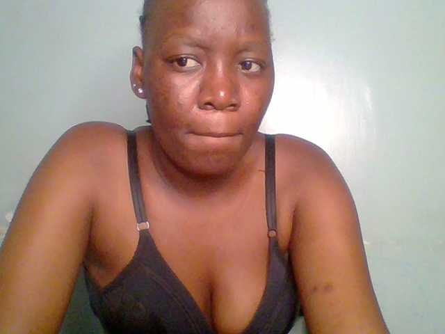 Lovely-browney live cam on BongaCams