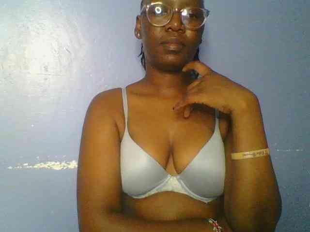 Model: Lovely-browney