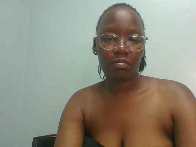 Lovely-browney webcam