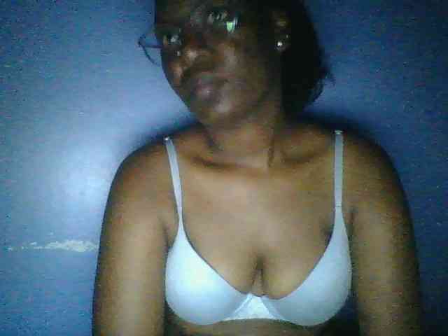 Lovely-browney webcam