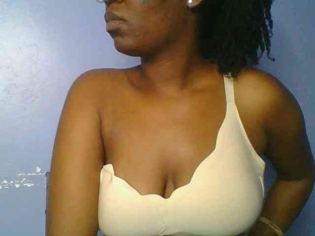 Lovely-browney webcam