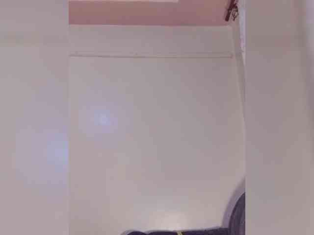 Lovely-browney webcam