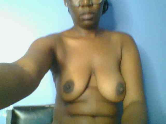 Lovely-browney webcam