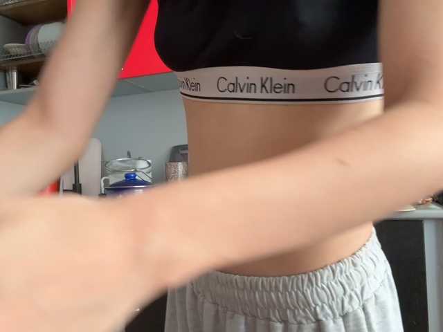 SharieHirstein live cam on BongaCams