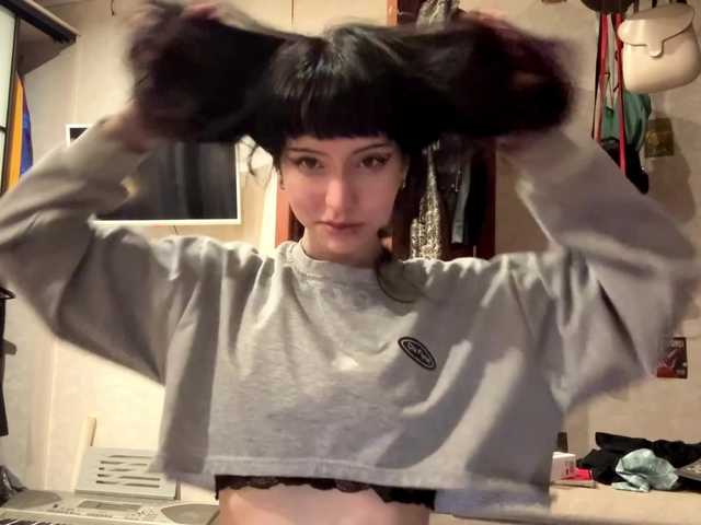 SharieHirstein live cam on BongaCams