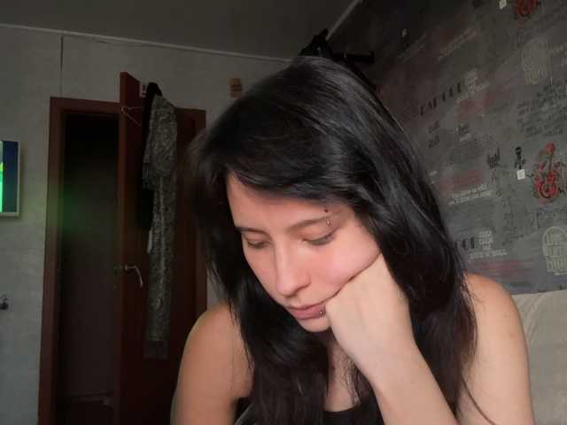 SharieHirstein live cam on BongaCams