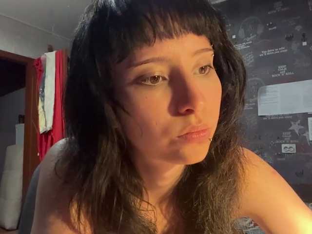SharieHirstein live cam on BongaCams