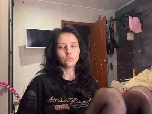 SharieHirstein live cam on BongaCams