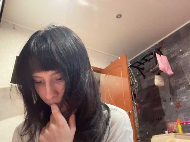 SharieHirstein live cam on BongaCams