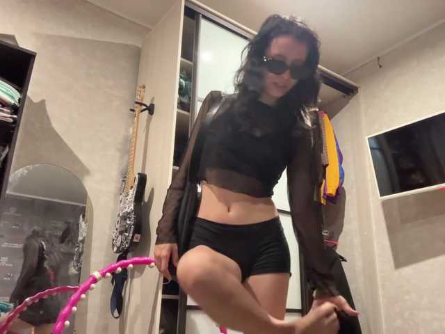 SharieHirstein live cam on BongaCams