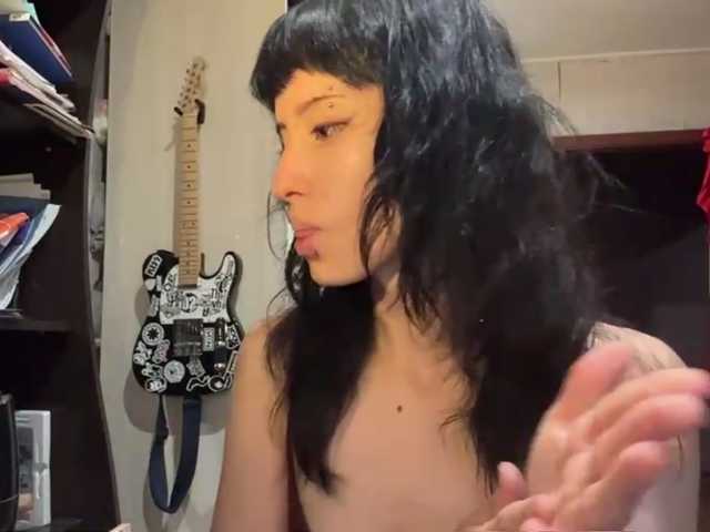 SharieHirstein live cam on BongaCams