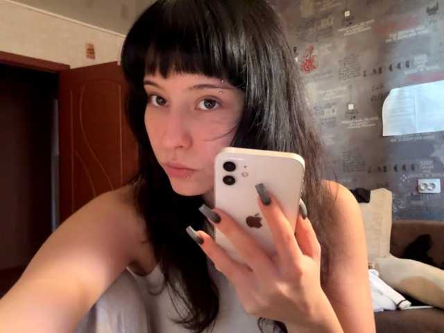 SharieHirstein live cam on BongaCams