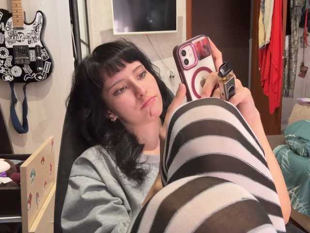 SharieHirstein live cam on BongaCams