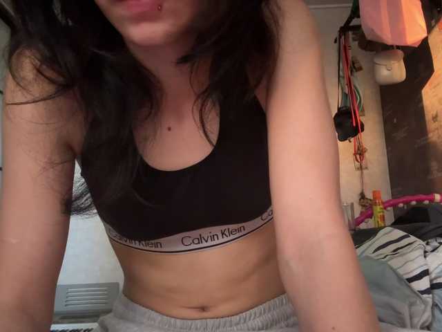 SharieHirstein live cam on BongaCams