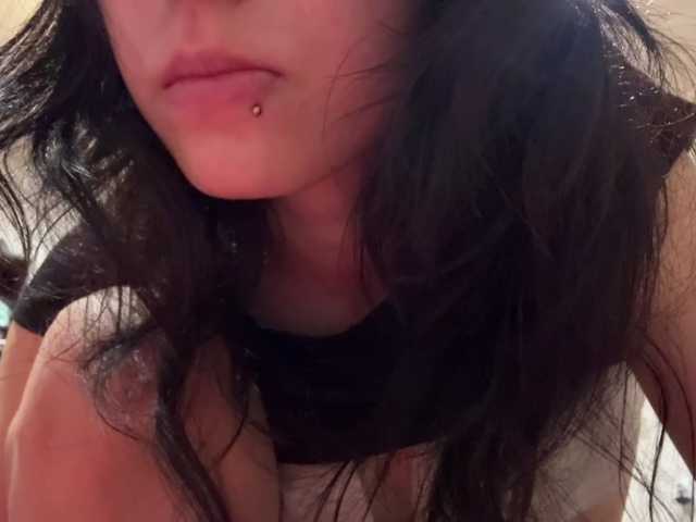 SharieHirstein live cam on BongaCams