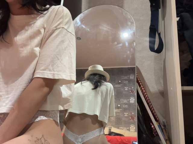 SharieHirstein live cam on BongaCams