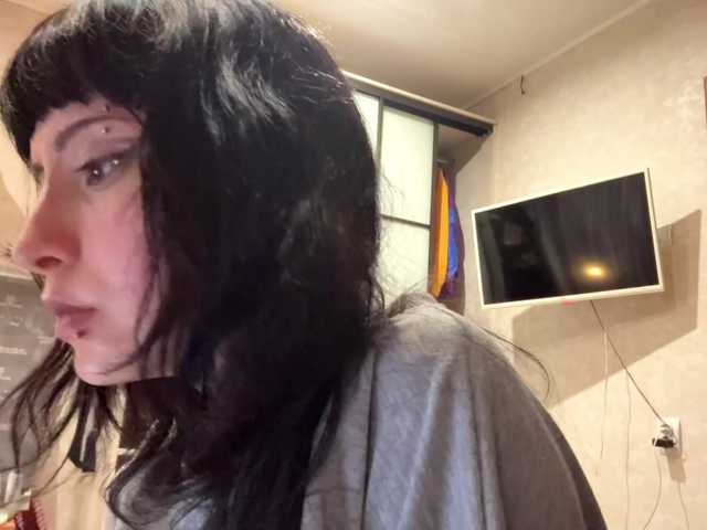 SharieHirstein live cam on BongaCams