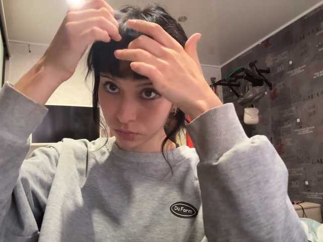 SharieHirstein live cam on BongaCams