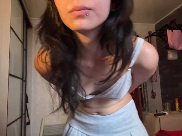 SharieHirstein live cam on BongaCams