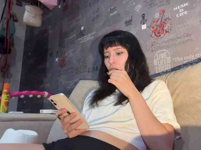 SharieHirstein webcam