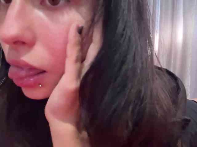 SharieHirstein webcam
