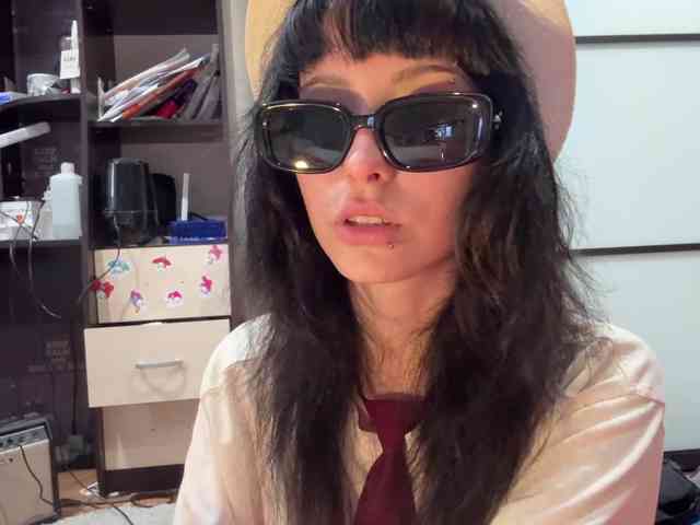 SharieHirstein webcam