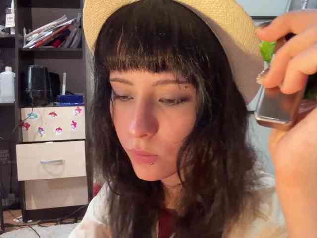 SharieHirstein webcam