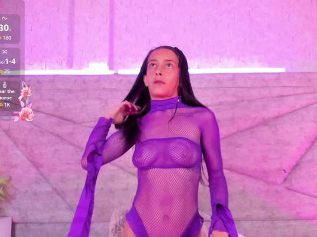 MiaFerrer live cam on BongaCams