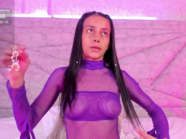 MiaFerrer live cam on BongaCams