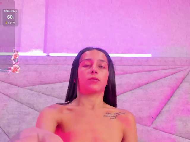 MiaFerrer live cam on BongaCams