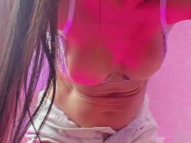 MiaFerrer webcam