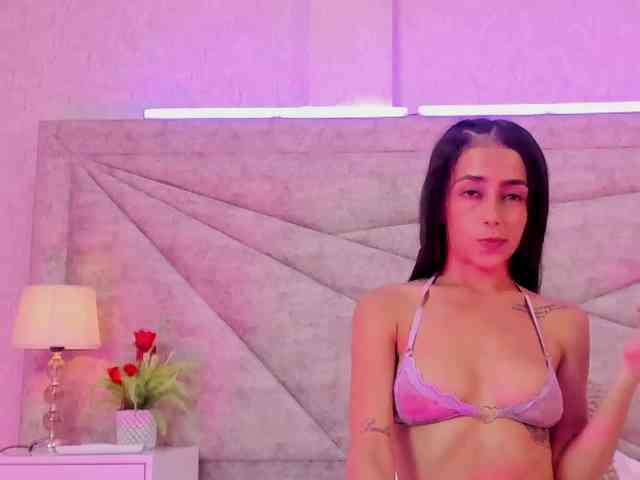 MiaFerrer webcam