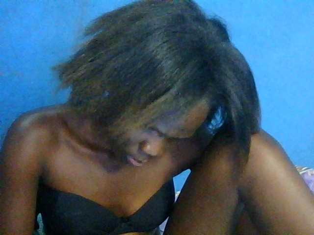 Tilly-Shirlie live cam on BongaCams