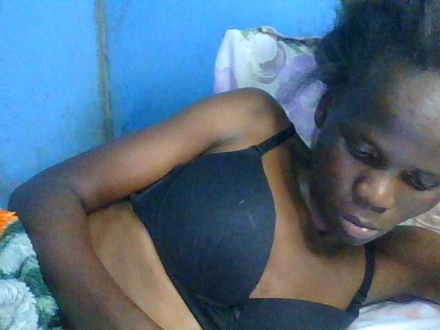Tilly-Shirlie live cam on BongaCams