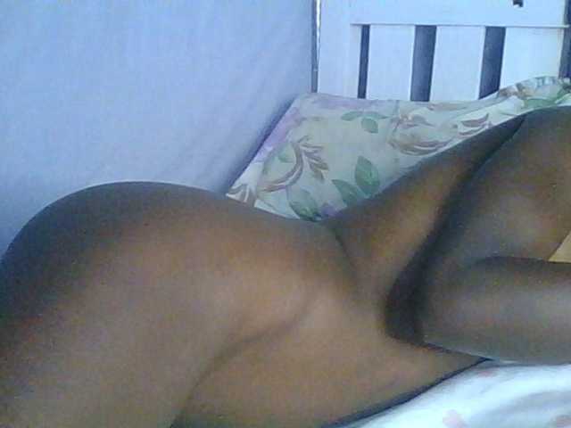 Tilly-Shirlie live cam on BongaCams