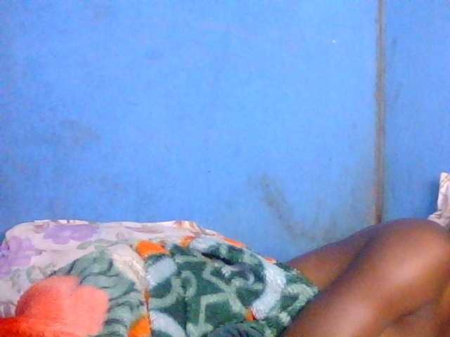 Tilly-Shirlie live cam on BongaCams