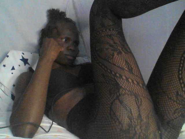 Tilly-Shirlie live cam on BongaCams