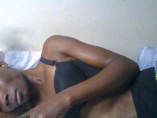 Tilly-Shirlie live cam on BongaCams