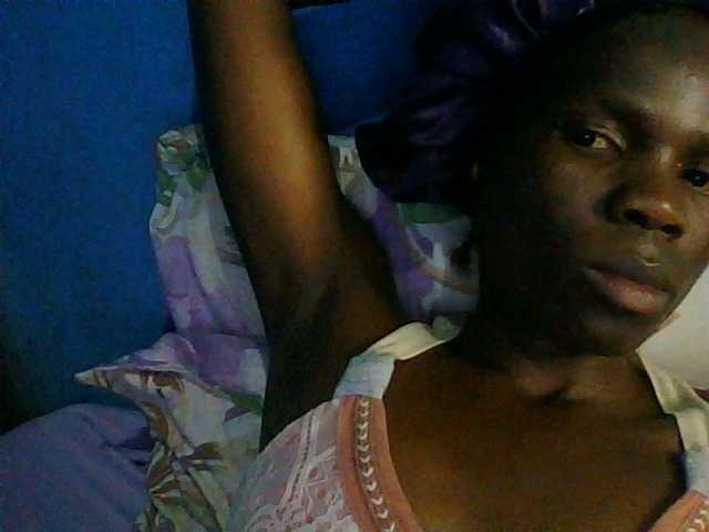 Tilly-Shirlie live cam on BongaCams
