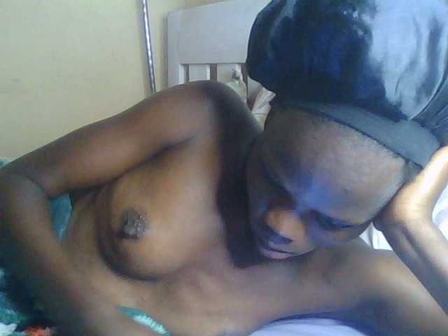 Tilly-Shirlie live cam on BongaCams