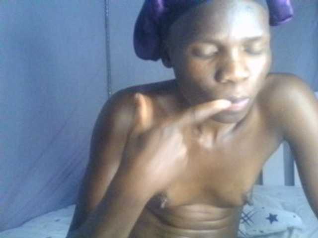 Tilly-Shirlie live cam on BongaCams