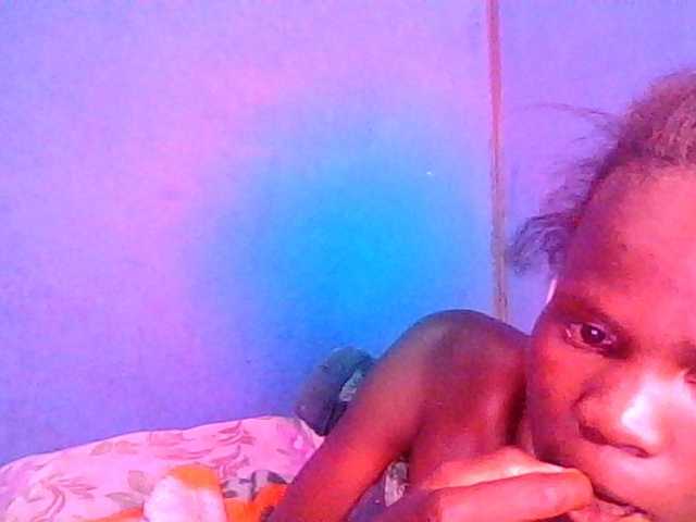 Tilly-Shirlie live cam on BongaCams