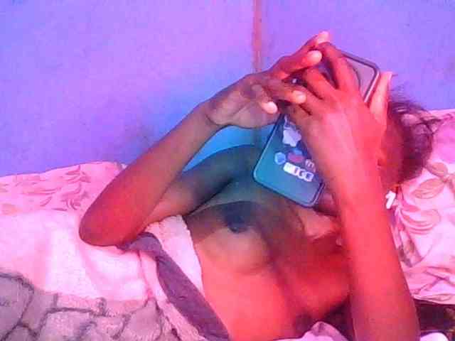 Tilly-Shirlie webcam