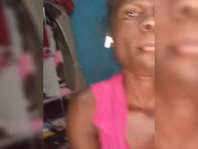 Tilly-Shirlie webcam