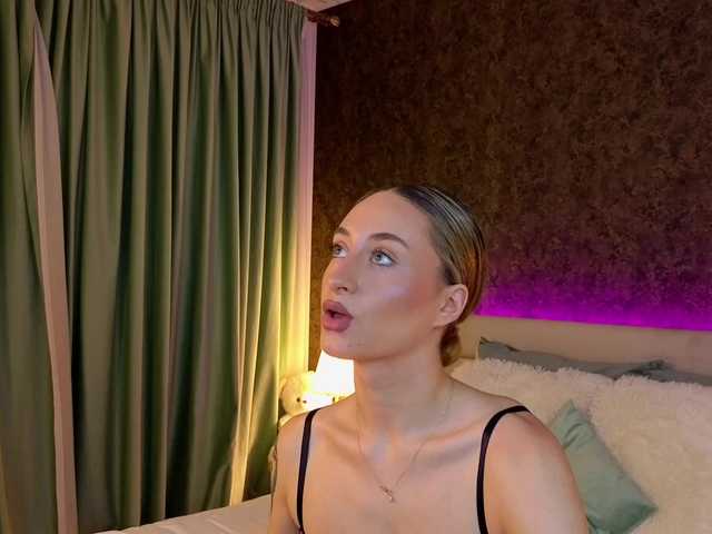 chloebellex live cam on BongaCams