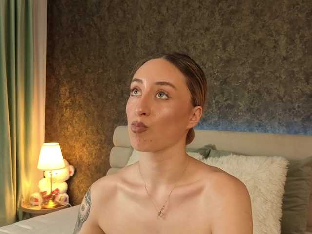 chloebellex live cam on BongaCams